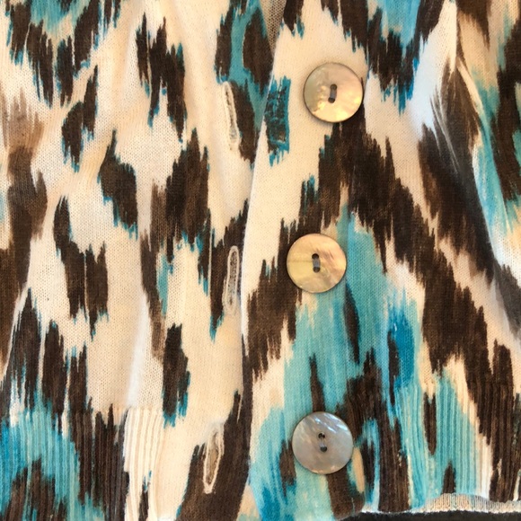 Chico’s 3 button cardigan lightweight sweater - Picture 3 of 5